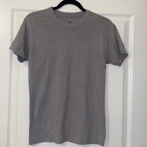 Hanes Grey T-shirt, size small, 75% Cotton 25% Polyester.